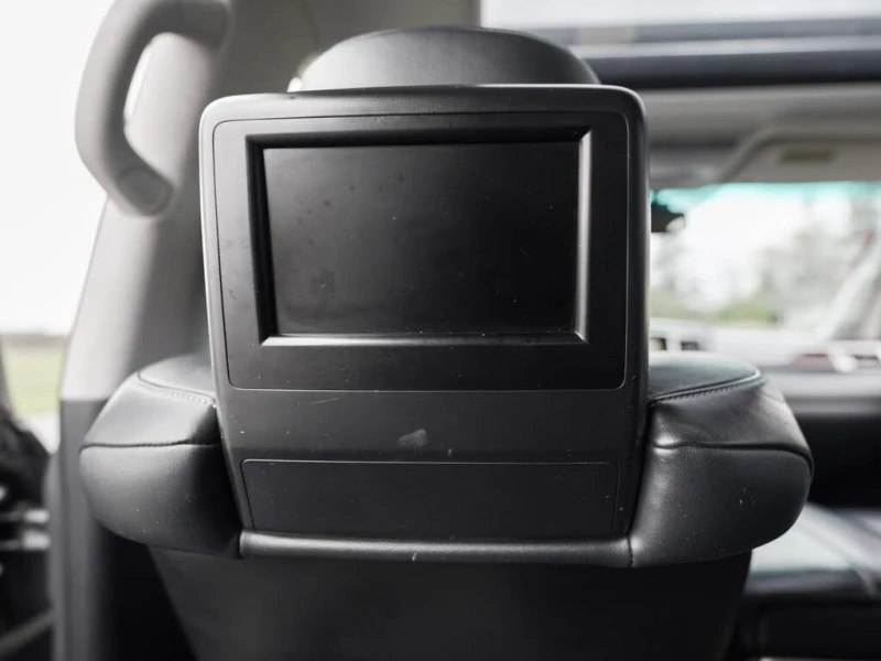 Lexus LX 570 ПОДГРЕВ* ОБДУХВАНЕ* ШИБИДАХ* КАМЕРА* 3X TV* 6+ 1, снимка 17 - Автомобили и джипове - 53090933