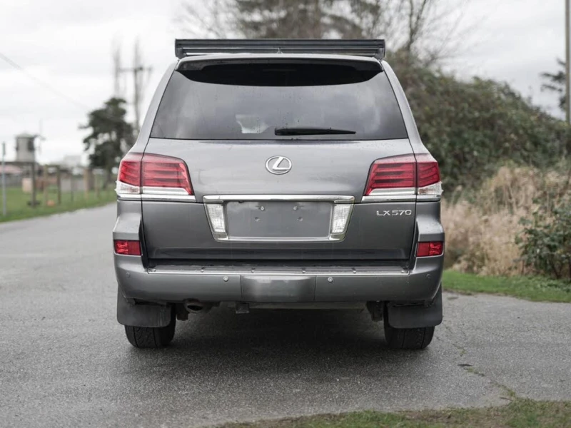 Lexus LX 570 ПОДГРЕВ* ОБДУХВАНЕ* ШИБИДАХ* КАМЕРА* 3X TV* 6+ 1, снимка 3 - Автомобили и джипове - 53090933