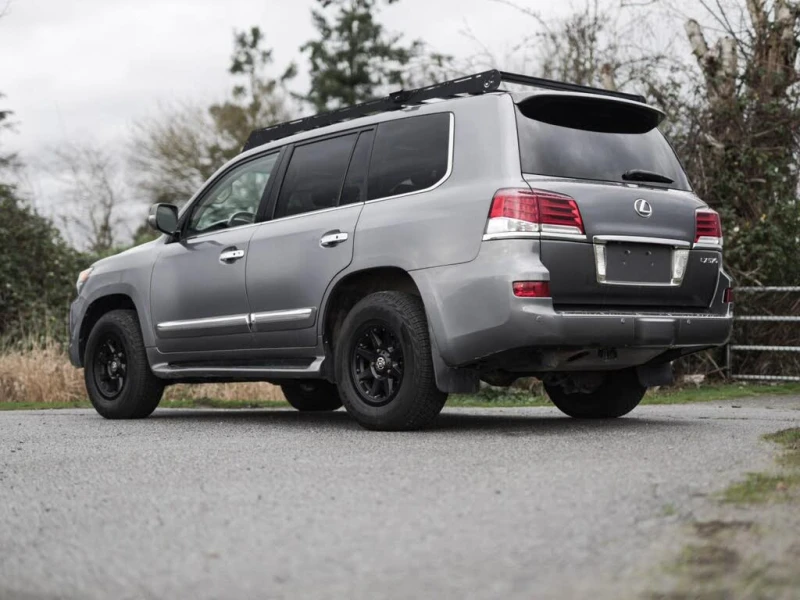 Lexus LX 570 ПОДГРЕВ* ОБДУХВАНЕ* ШИБИДАХ* КАМЕРА* 3X TV* 6+ 1, снимка 4 - Автомобили и джипове - 53090933