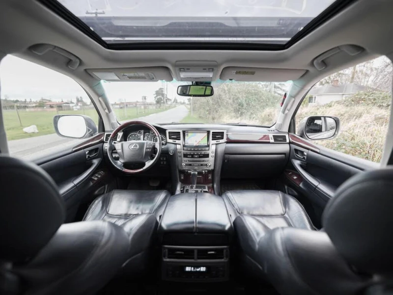 Lexus LX 570 ПОДГРЕВ* ОБДУХВАНЕ* ШИБИДАХ* КАМЕРА* 3X TV* 6+ 1, снимка 8 - Автомобили и джипове - 53090933