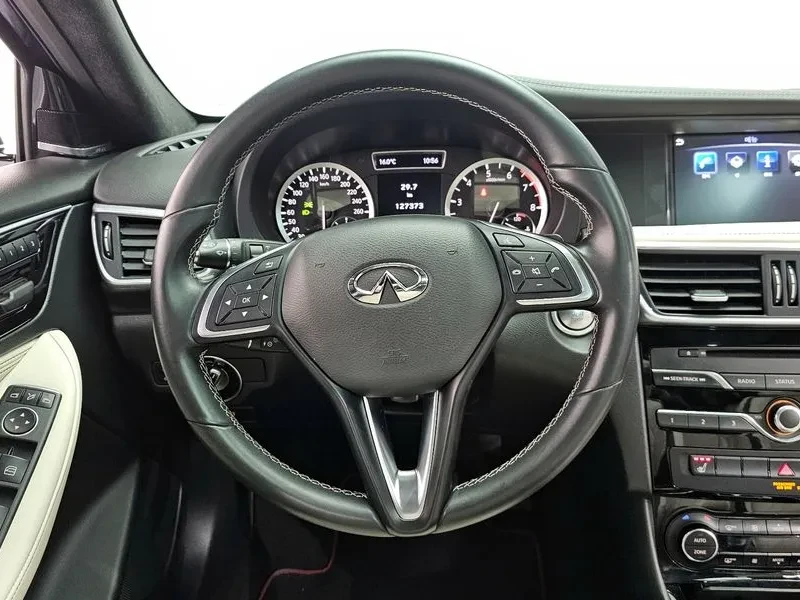Infiniti Q30 2.0 Бензин, снимка 4 - Автомобили и джипове - 55433900