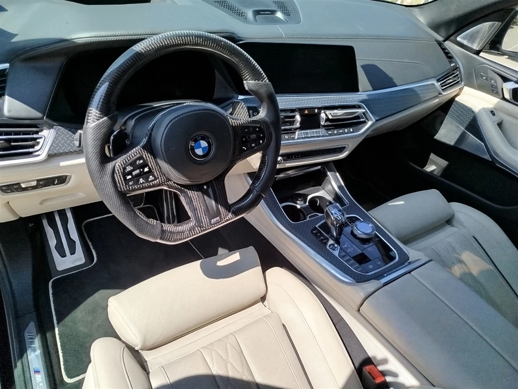 BMW X5 M50i - изображение 6