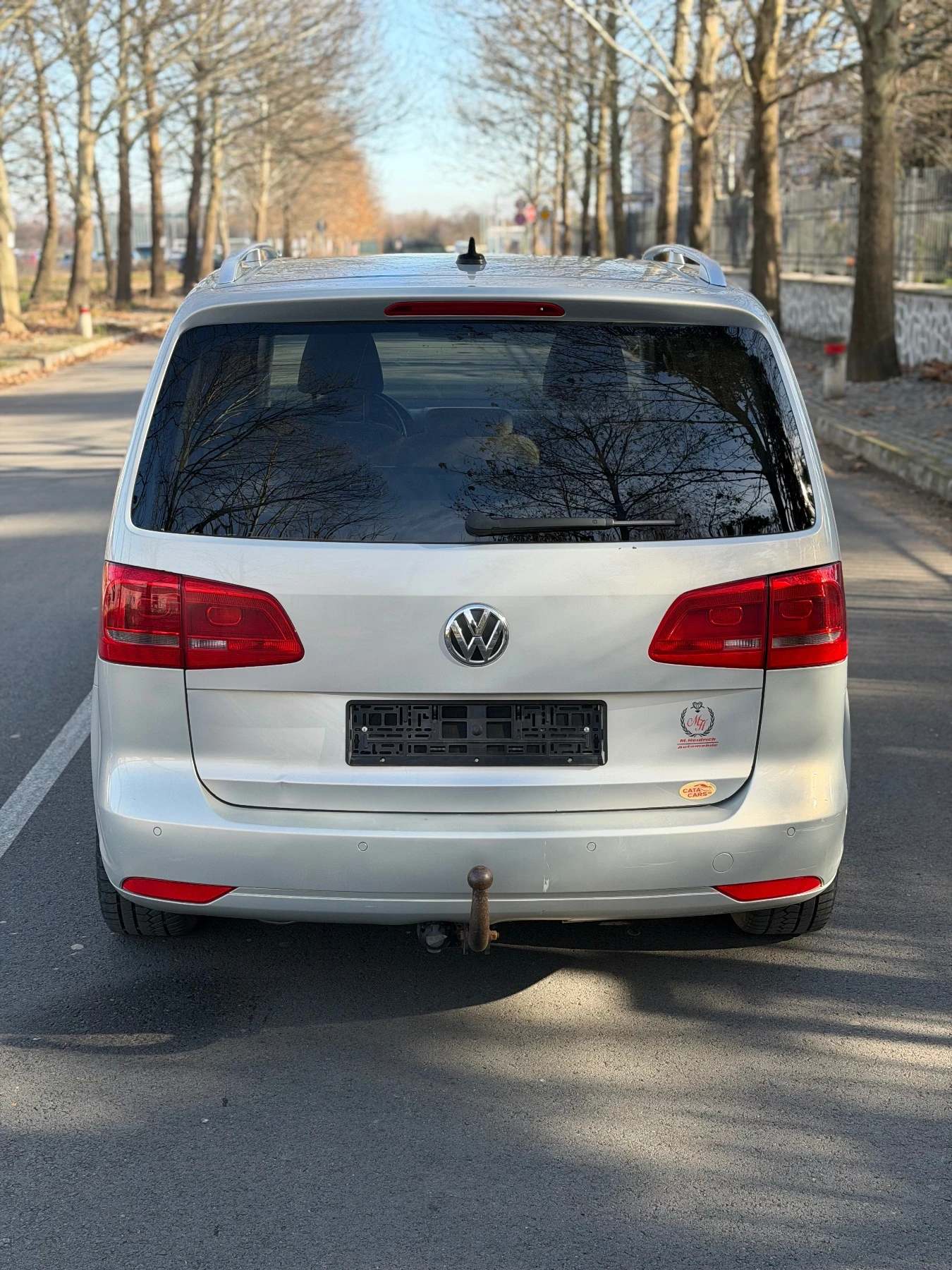 VW Touran 2.0TDi* DSG* Панорама* Парктроници* Подгрев* Нави* - изображение 6