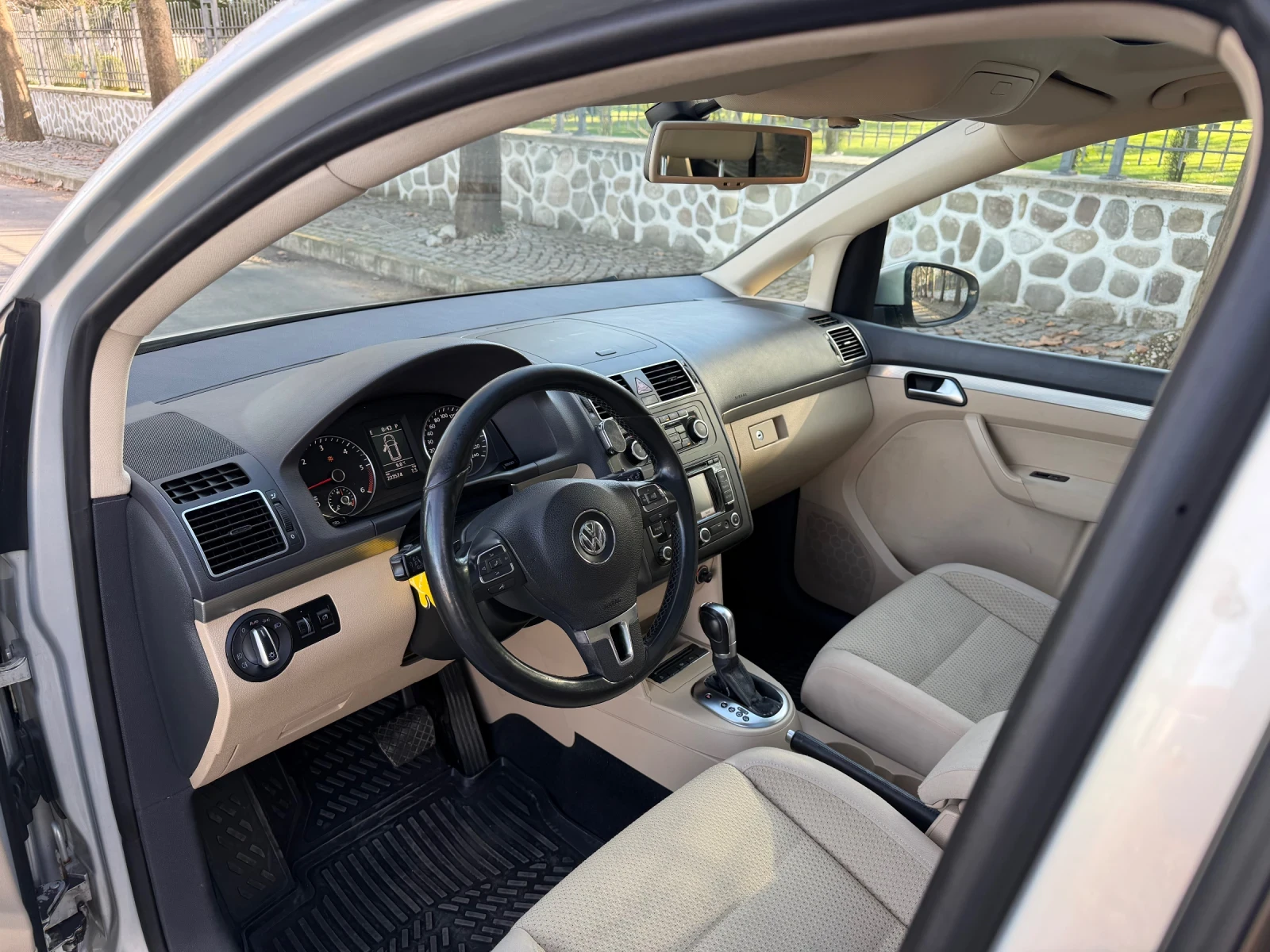 VW Touran 2.0TDi* DSG* Панорама* Парктроници* Подгрев* Нави* - изображение 8