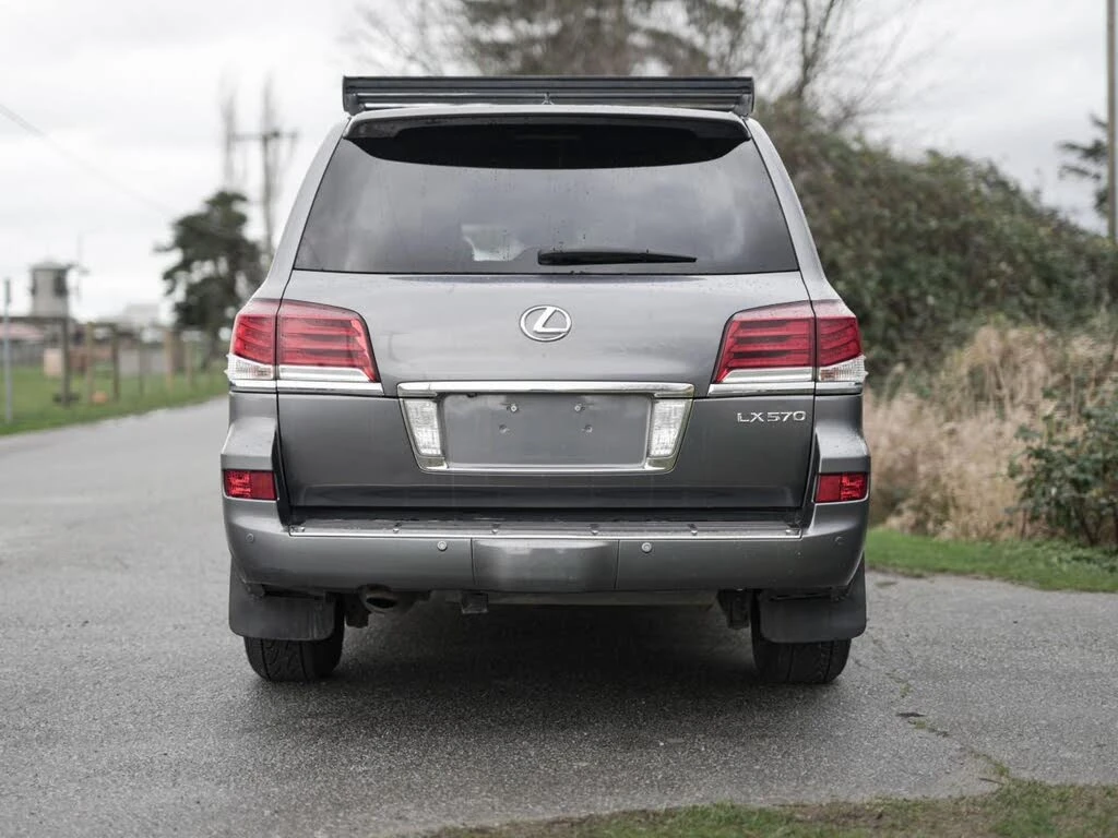 Lexus LX 570 ПОДГРЕВ* ОБДУХВАНЕ* ШИБИДАХ* КАМЕРА* 3X TV* 6+ 1 - изображение 3