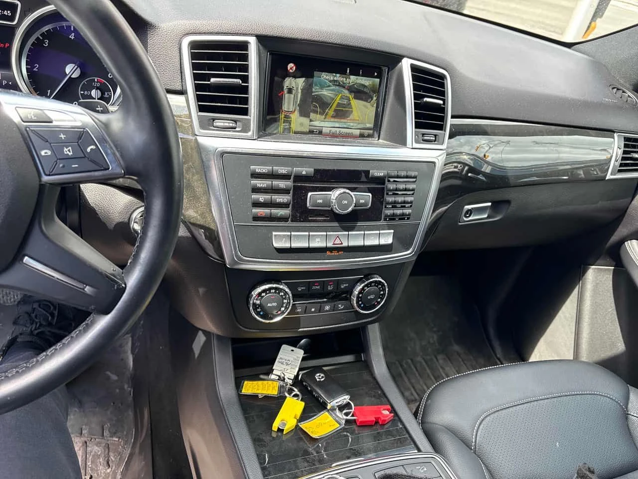 Mercedes-Benz ML 350 * BlueTEC * 360 * ПОДГРЕВИ * ПАМЕТ * KEYLESS, снимка 9 - Автомобили и джипове - 54480343