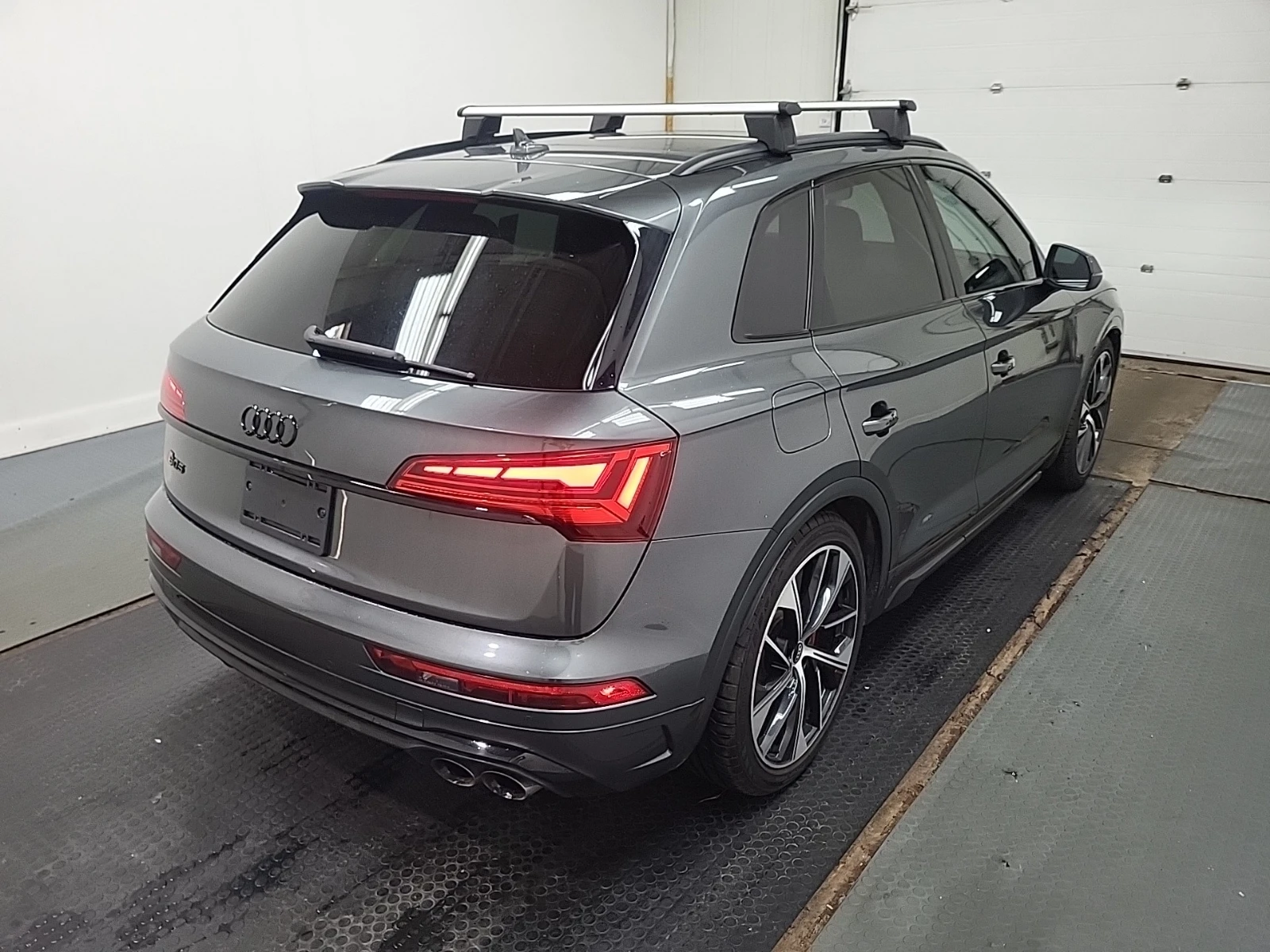 Audi SQ5 * CARFAX * БЕЗ ИНЦИДЕНТИ * АВТОКРЕДИТ * , снимка 4 - Автомобили и джипове - 55332187