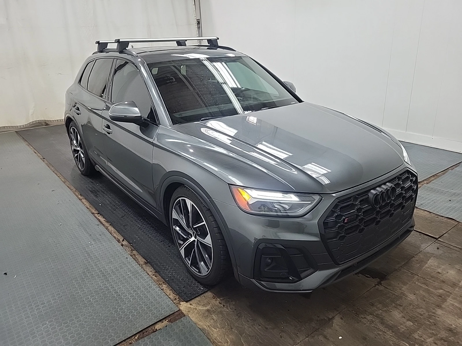 Audi SQ5 * CARFAX * БЕЗ ИНЦИДЕНТИ * АВТОКРЕДИТ * , снимка 3 - Автомобили и джипове - 55332187