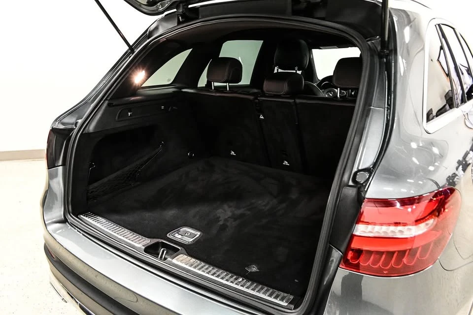 Mercedes-Benz GLC 300 * 4 MATIC * CARFAX * PANO * NAVI , снимка 11 - Автомобили и джипове - 55465332