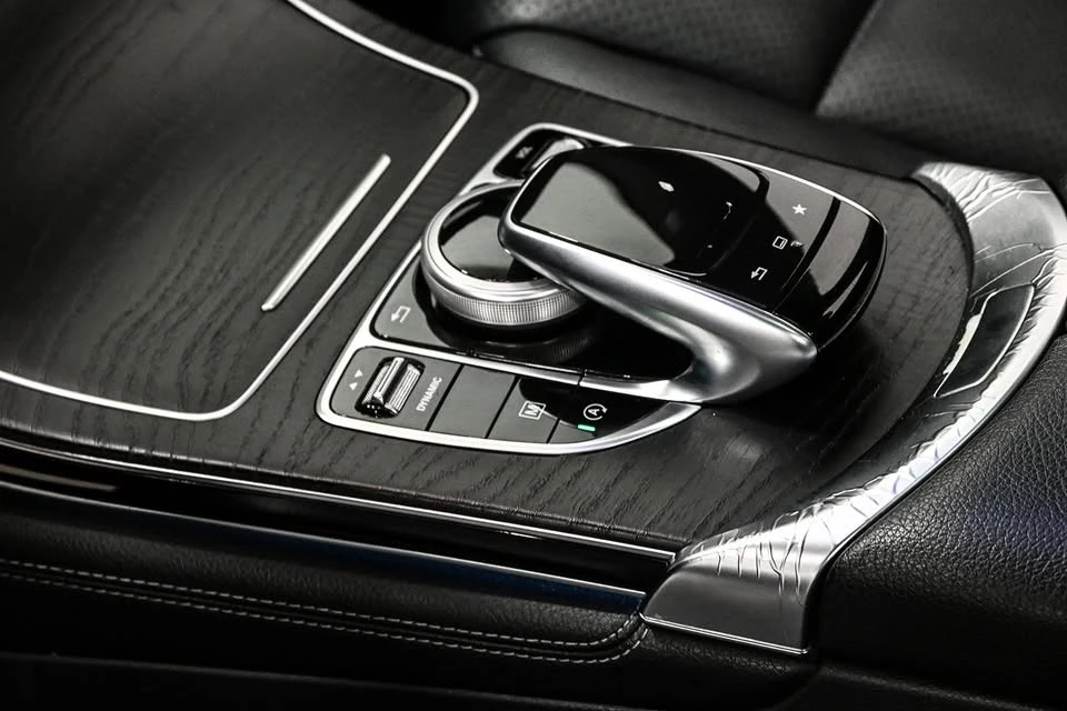 Mercedes-Benz GLC 300 * 4 MATIC * CARFAX * PANO * NAVI , снимка 8 - Автомобили и джипове - 55465332