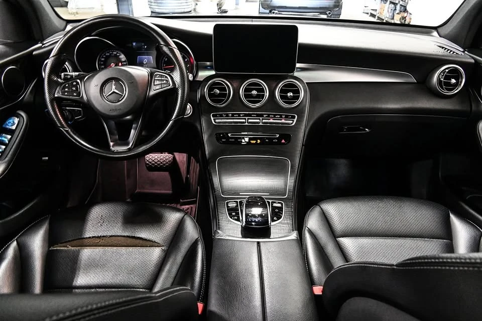 Mercedes-Benz GLC 300 * 4 MATIC * CARFAX * PANO * NAVI , снимка 9 - Автомобили и джипове - 55465332