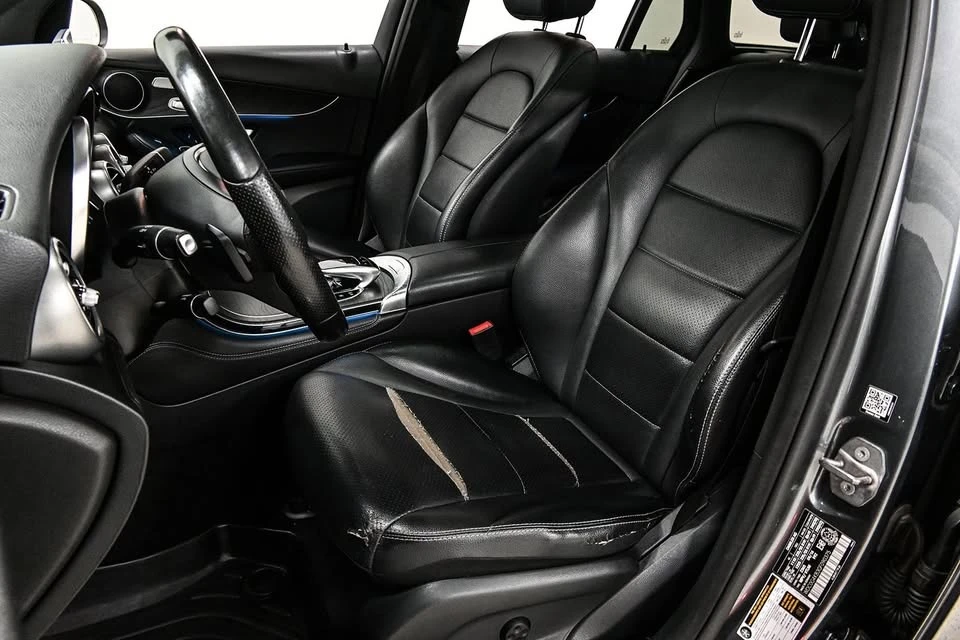 Mercedes-Benz GLC 300 * 4 MATIC * CARFAX * PANO * NAVI , снимка 6 - Автомобили и джипове - 55465332