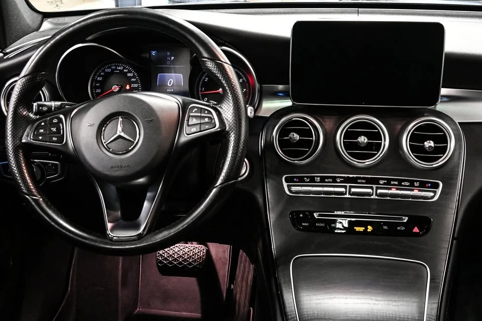Mercedes-Benz GLC 300 * 4 MATIC * CARFAX * PANO * NAVI , снимка 10 - Автомобили и джипове - 55465332