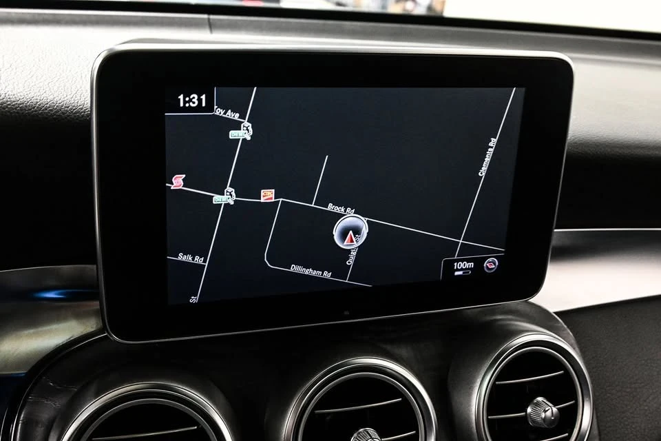 Mercedes-Benz GLC 300 * 4 MATIC * CARFAX * PANO * NAVI , снимка 17 - Автомобили и джипове - 55465332