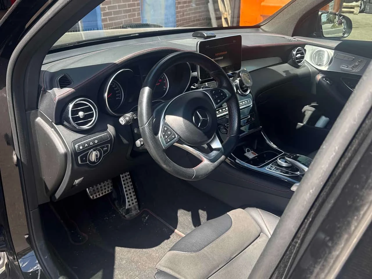 Mercedes-Benz GLC 43 AMG * АВТОКРЕДИТ БЕЗ ПЪРВОНАЧАЛНА ВНОСКА* , снимка 5 - Автомобили и джипове - 55698859