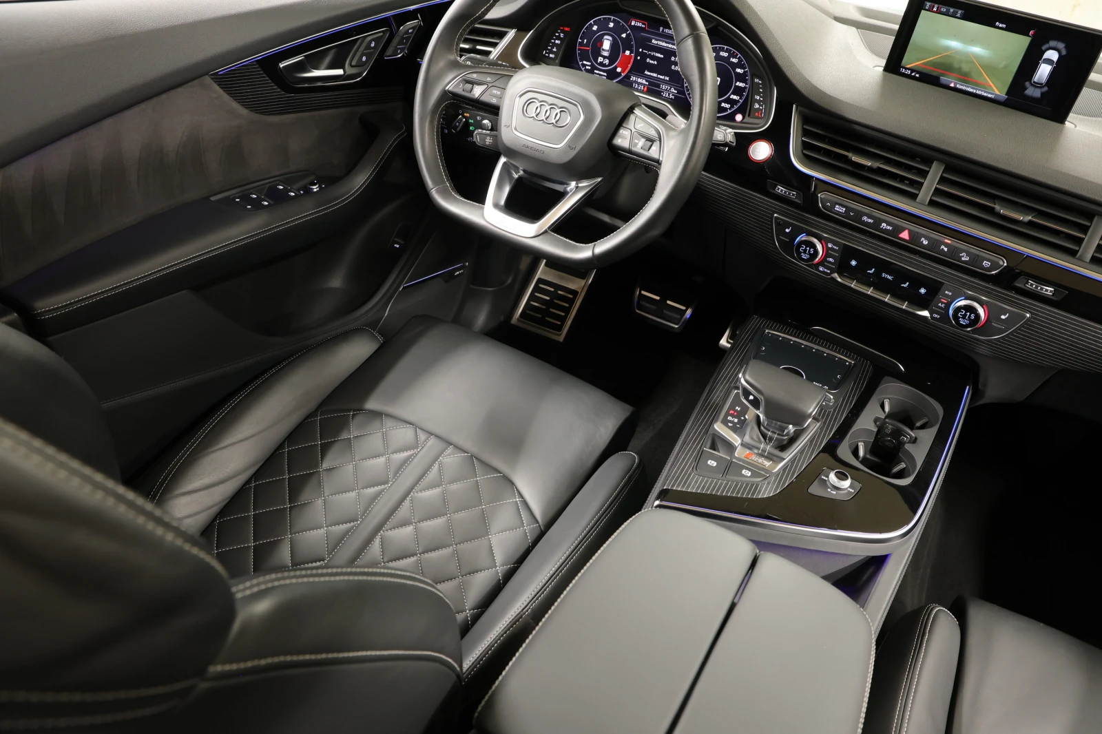 Audi SQ7 4.0 TDI V8 Quattro Panorama 6+ 1 места, снимка 7 - Автомобили и джипове - 55817605