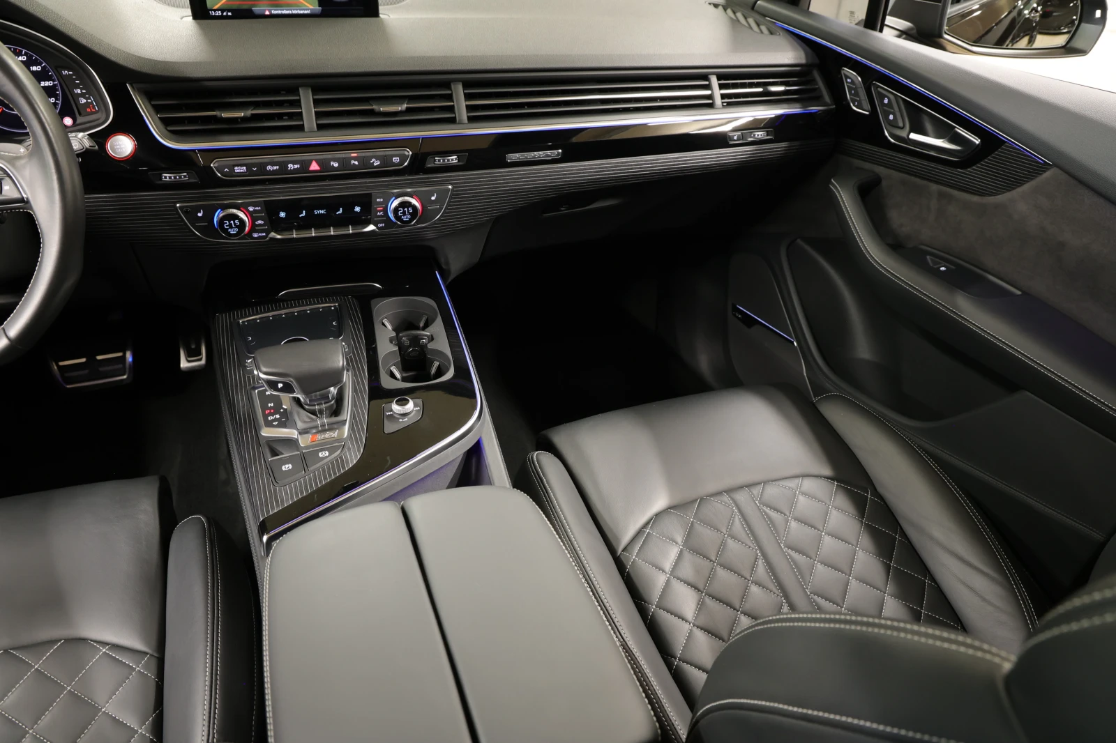 Audi SQ7 4.0 TDI V8 Quattro Panorama 6+ 1 места, снимка 9 - Автомобили и джипове - 55817605