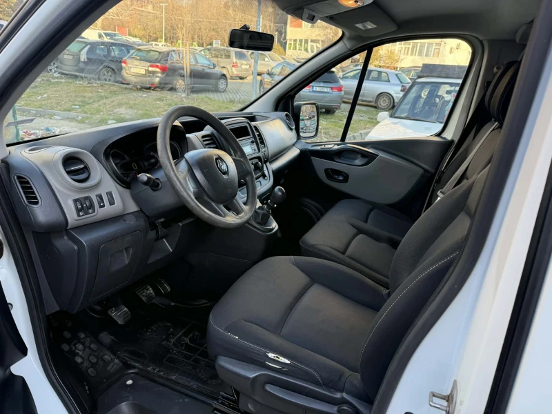 Renault Trafic, снимка 10 - Бусове и автобуси - 53316669