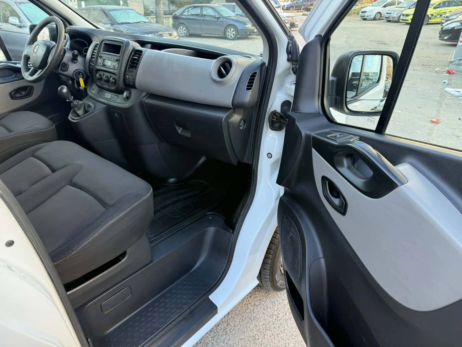 Renault Trafic | Mobile.bg � ����������� 12