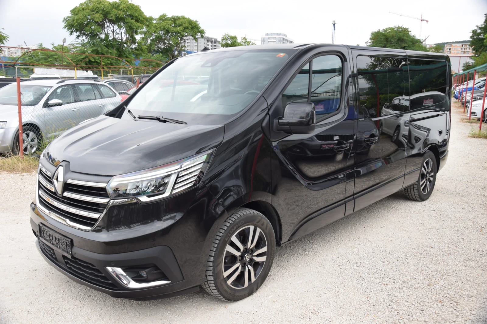 Renault Trafic 2.0DCI SPACE CLASS Automatic 8 места , снимка 3 - Бусове и автобуси - 55655884