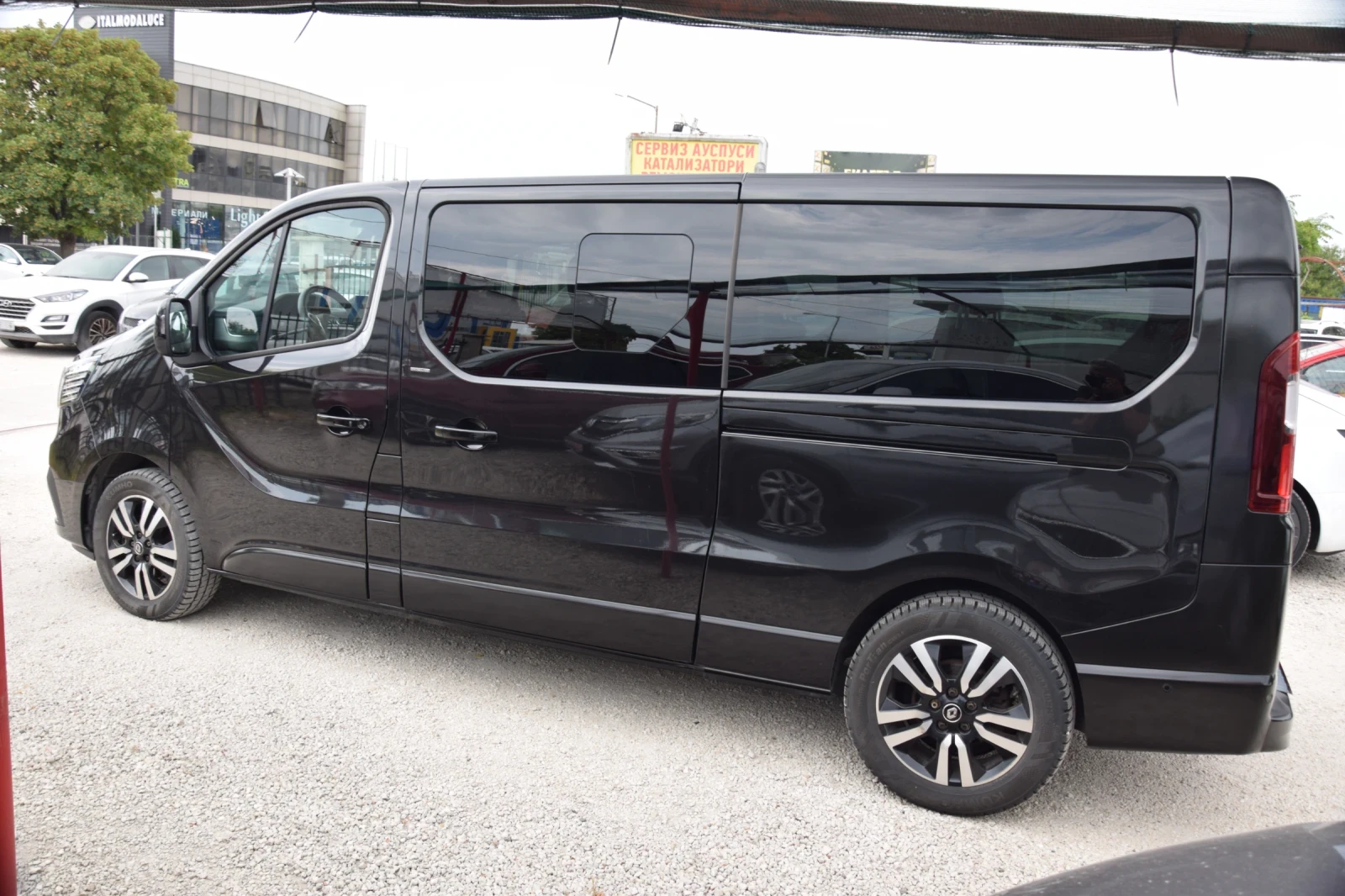 Renault Trafic 2.0DCI SPACE CLASS Automatic 8 места , снимка 4 - Бусове и автобуси - 55655884