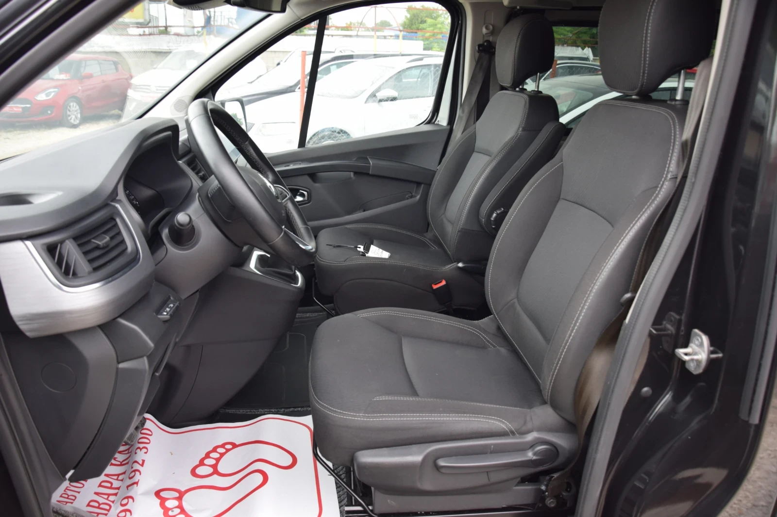 Renault Trafic 2.0DCI SPACE CLASS Automatic 8 места , снимка 8 - Бусове и автобуси - 55655884
