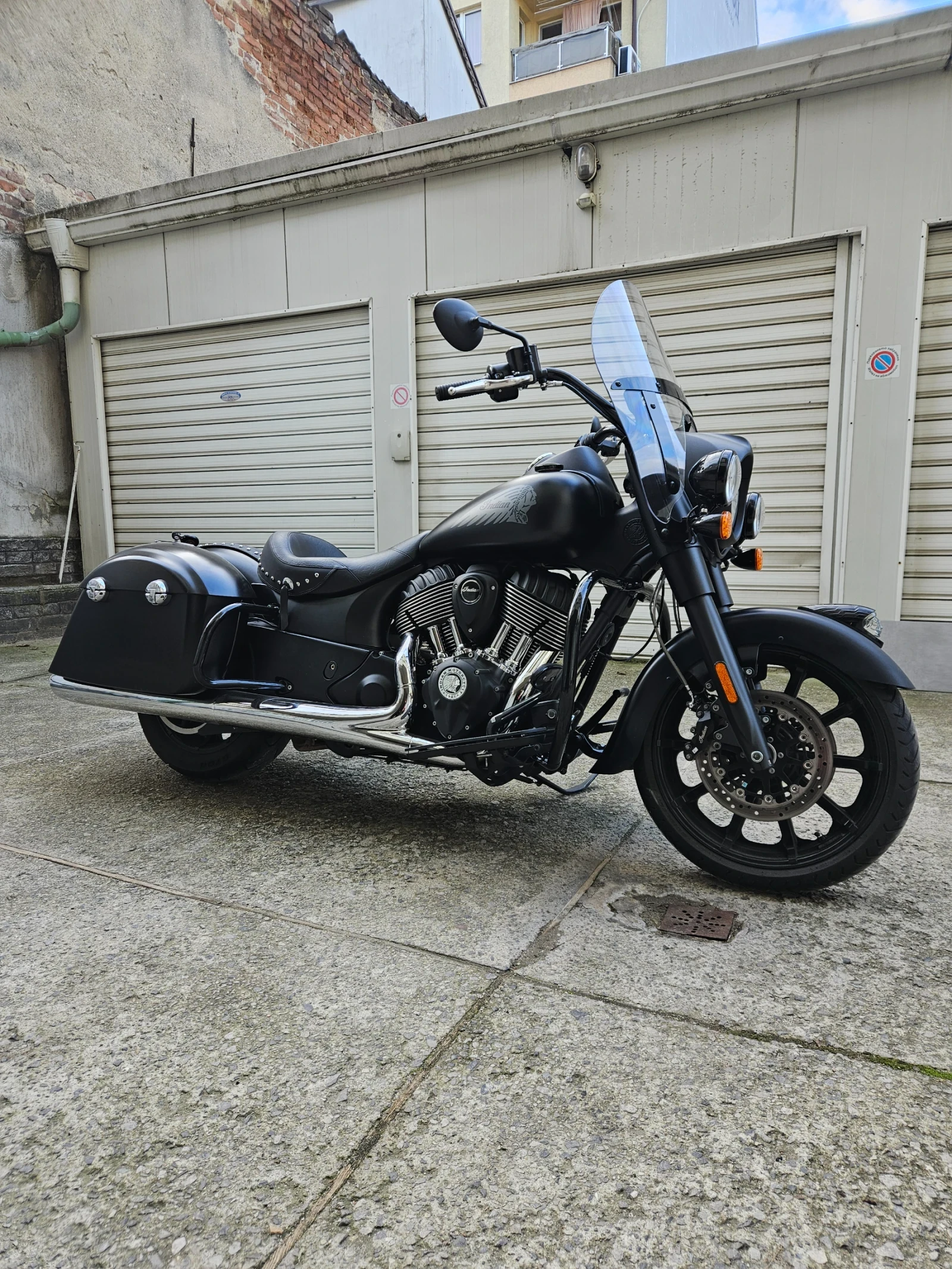 Indian Springfield Dark Horse 2018 - изображение 3