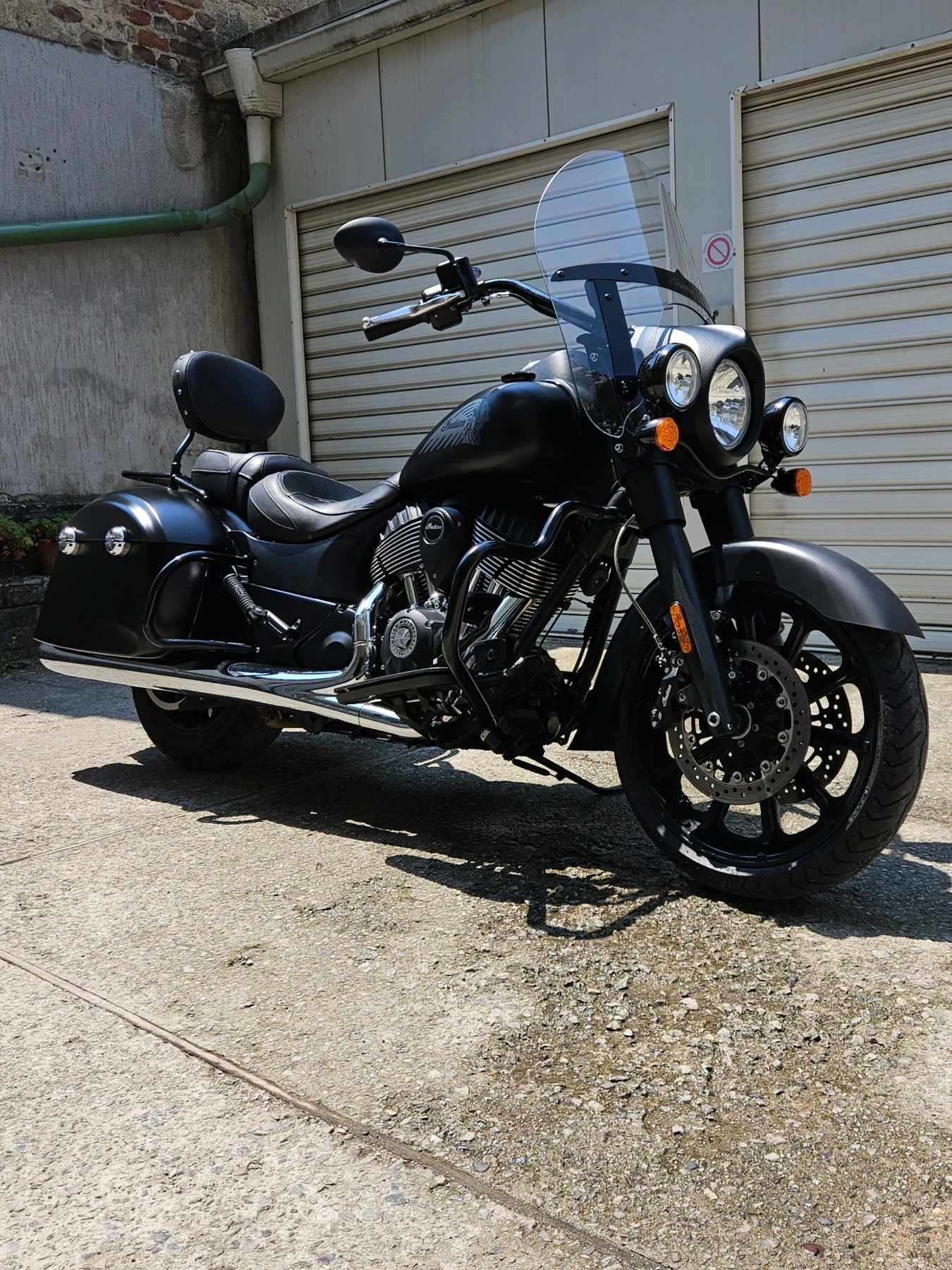 Indian Springfield Dark Horse 2018 - изображение 2