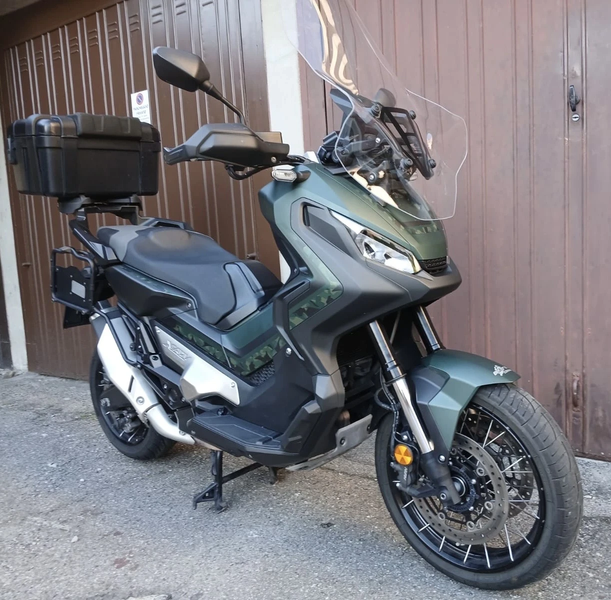 Honda X-ADV 750 Traction Control - Сервизна книжка