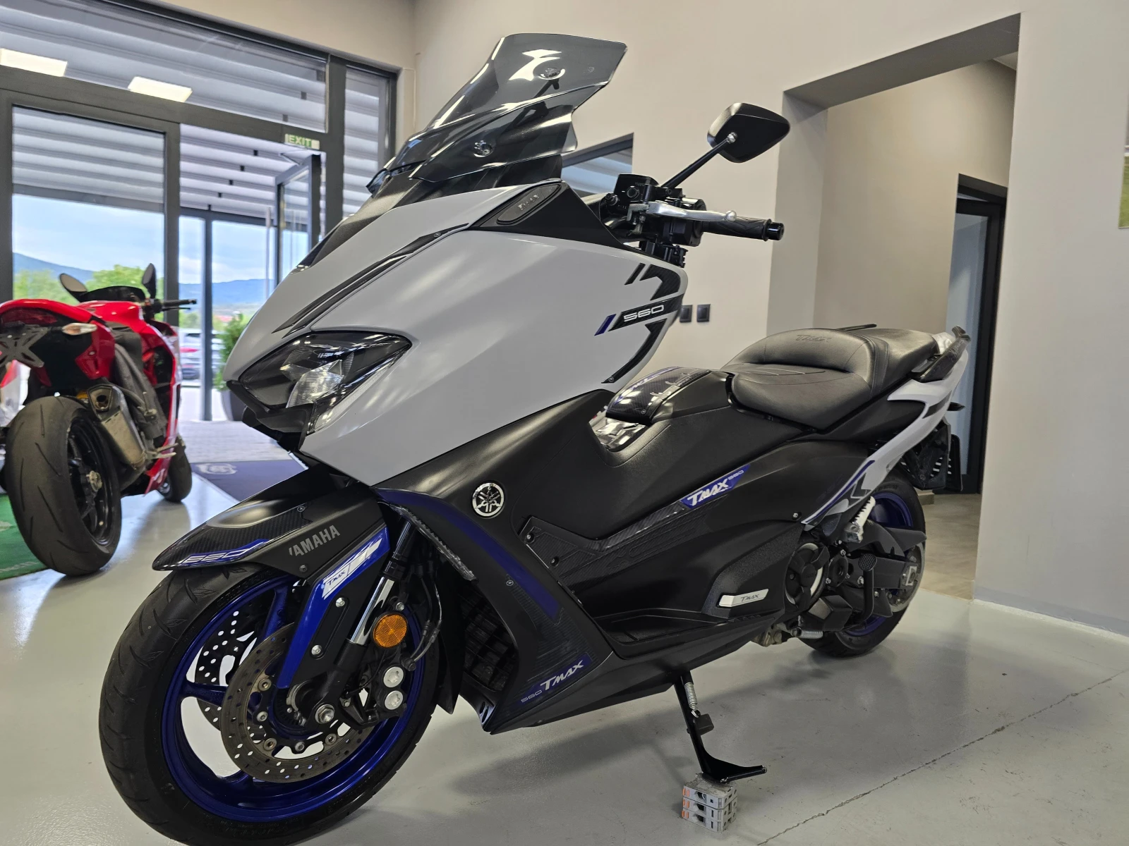Yamaha T-max 560ie, Вариатор Malossi, Leo Vince!, снимка 7 - Мотоциклети и мототехника - 56311362