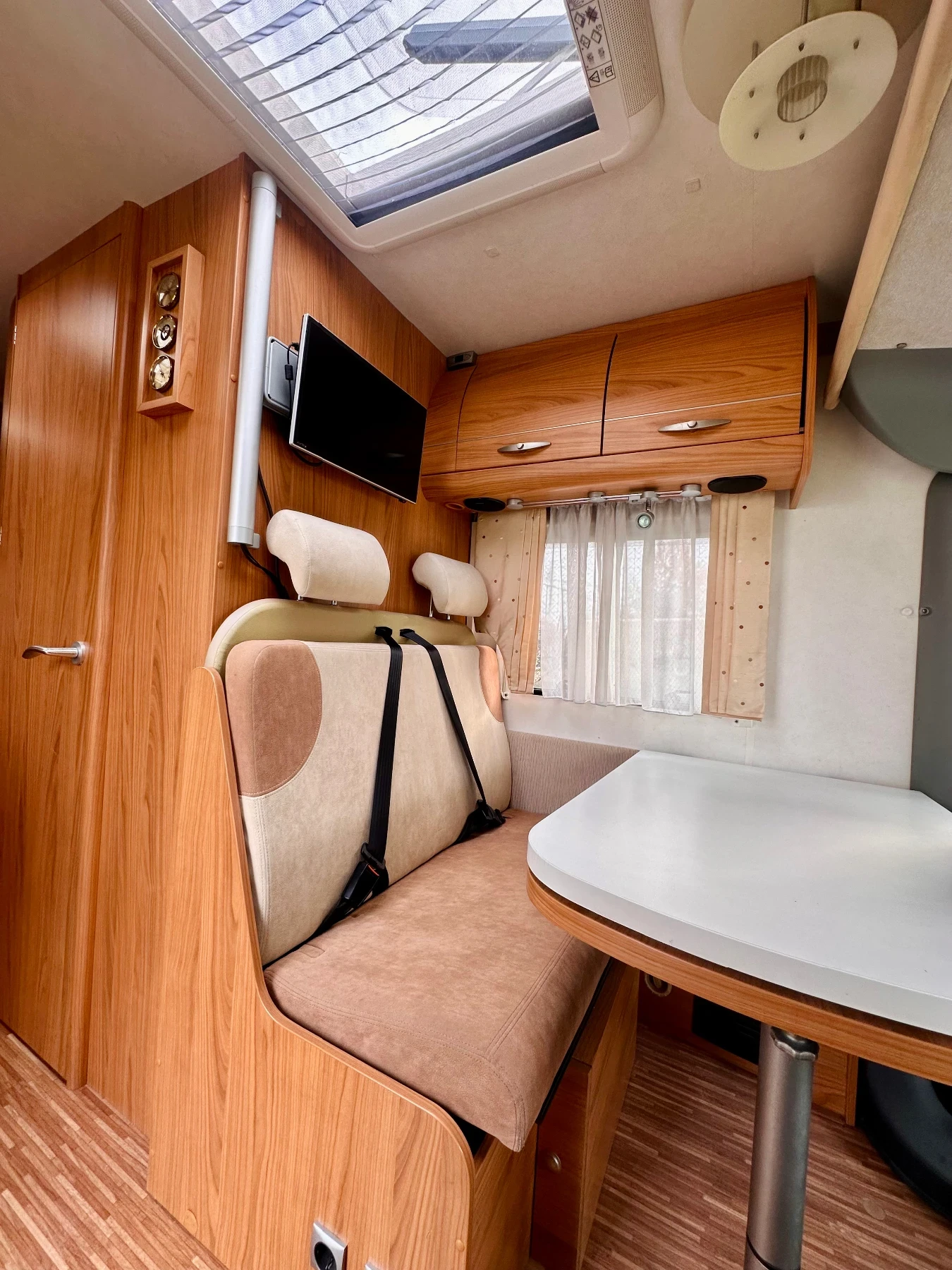 Кемпер Burstner Aviano i675 - изображение 8