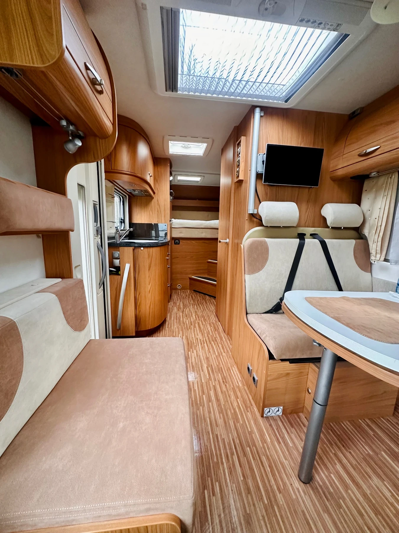 Кемпер Burstner Aviano i675 - изображение 5