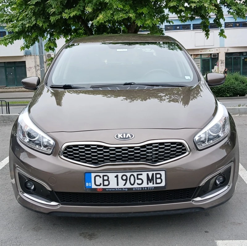 Kia Ceed CRDI, Гаранция 2025г., 136 к.с., снимка 2 - Автомобили и джипове - 45864434