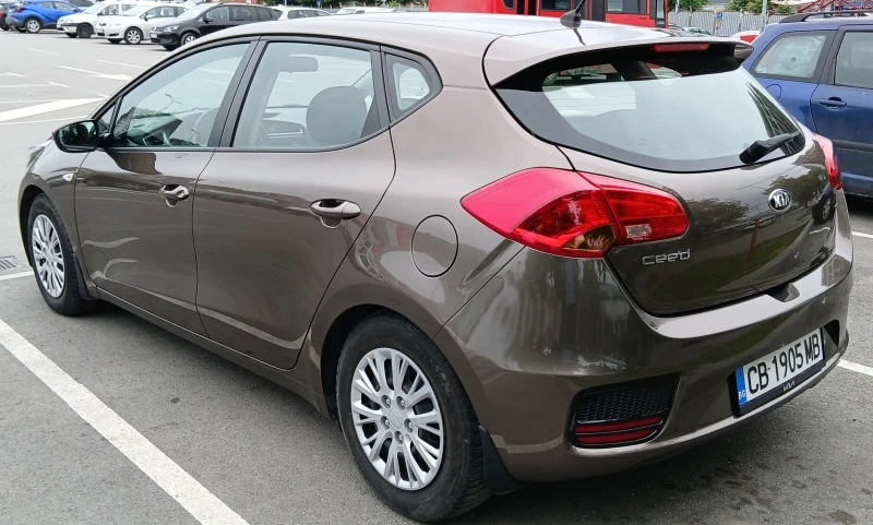 Kia Ceed CRDI, Гаранция 2025г., 136 к.с., снимка 7 - Автомобили и джипове - 45864434