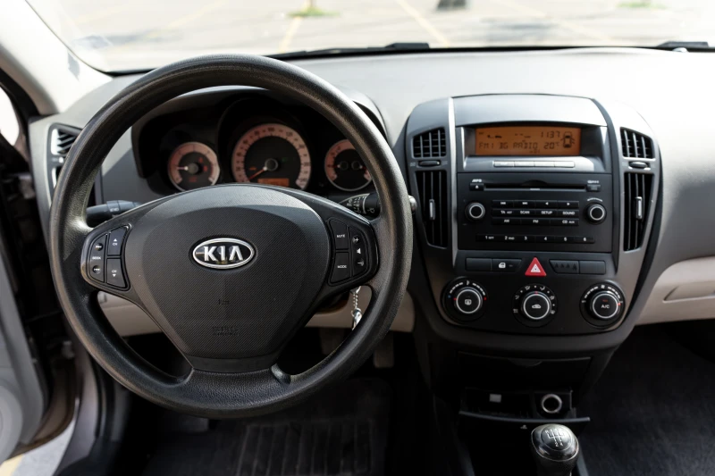 Kia Ceed 1.6 дизел 115 коня, снимка 8 - Автомобили и джипове - 47343541