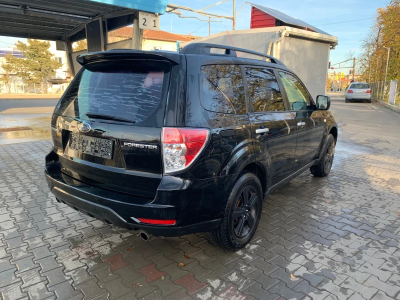 Subaru Forester 2.0-EXECUTIVE-РЪЧКА-SWISS, снимка 4 - Автомобили и джипове - 48030334