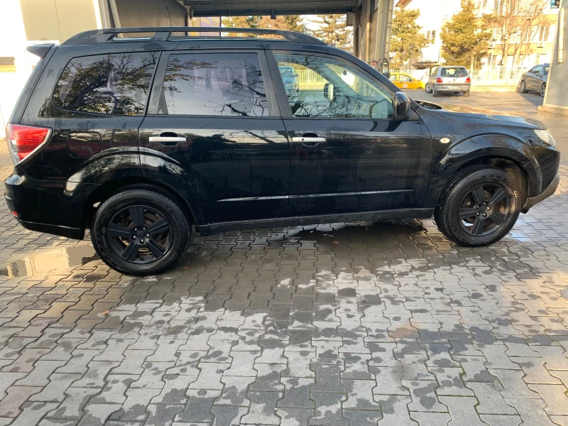 Subaru Forester 2.0-EXECUTIVE-РЪЧКА-SWISS, снимка 5 - Автомобили и джипове - 48030334