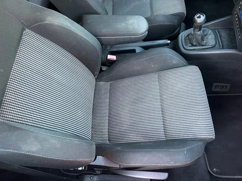 VW Golf 2.0TURBO FACELIFT/210кс/XENON/KLIMATRONIK/UNIKAT, снимка 14 - Автомобили и джипове - 51871143