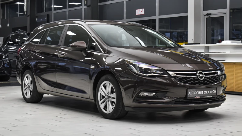 Opel Astra Sports Tourer 1.6 CDTi Bussines Premium Automatic, снимка 5 - Автомобили и джипове - 52076594
