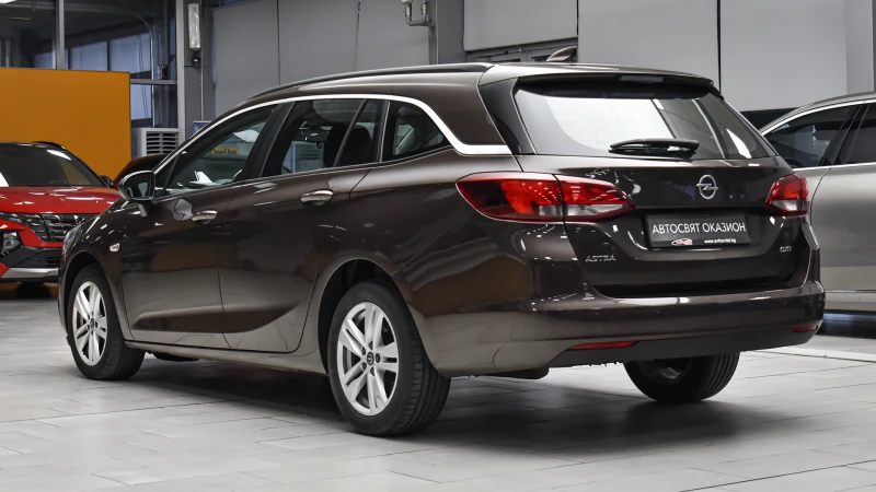 Opel Astra Sports Tourer 1.6 CDTi Bussines Premium Automatic, снимка 7 - Автомобили и джипове - 52076594