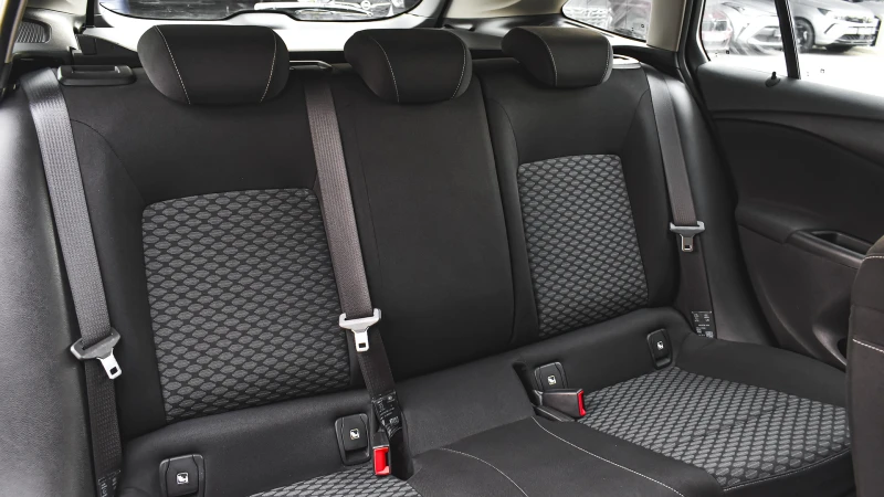 Opel Astra Sports Tourer 1.6 CDTi Bussines Premium Automatic, снимка 11 - Автомобили и джипове - 52076594