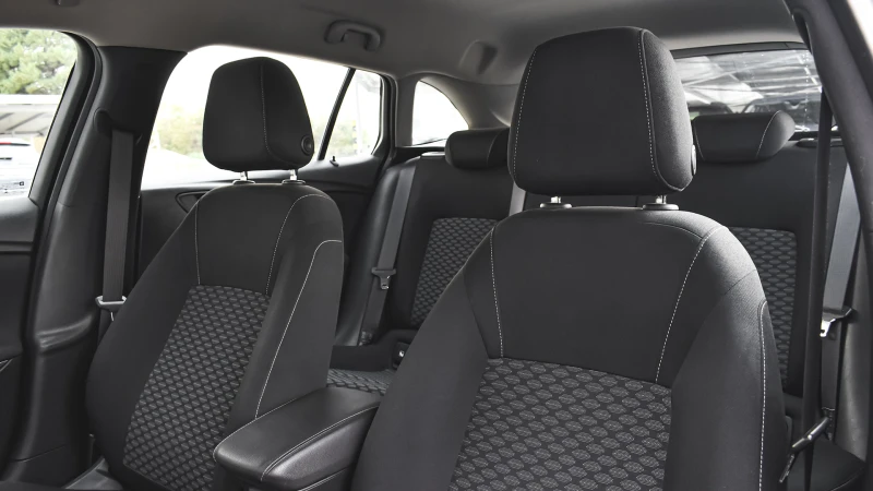 Opel Astra Sports Tourer 1.6 CDTi Bussines Premium Automatic, снимка 10 - Автомобили и джипове - 52076594