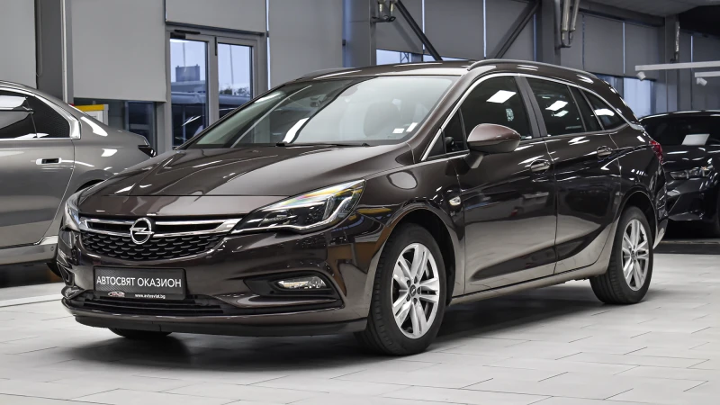 Opel Astra Sports Tourer 1.6 CDTi Bussines Premium Automatic, снимка 4 - Автомобили и джипове - 52076594