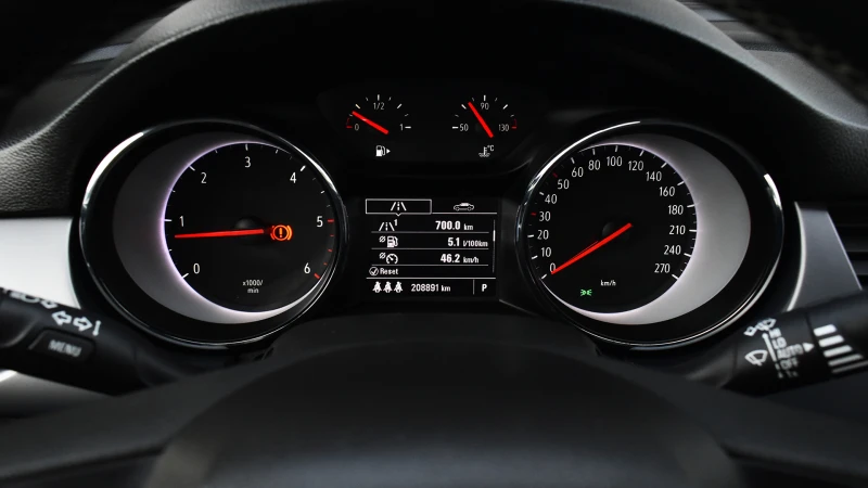 Opel Astra Sports Tourer 1.6 CDTi Bussines Premium Automatic, снимка 15 - Автомобили и джипове - 52076594