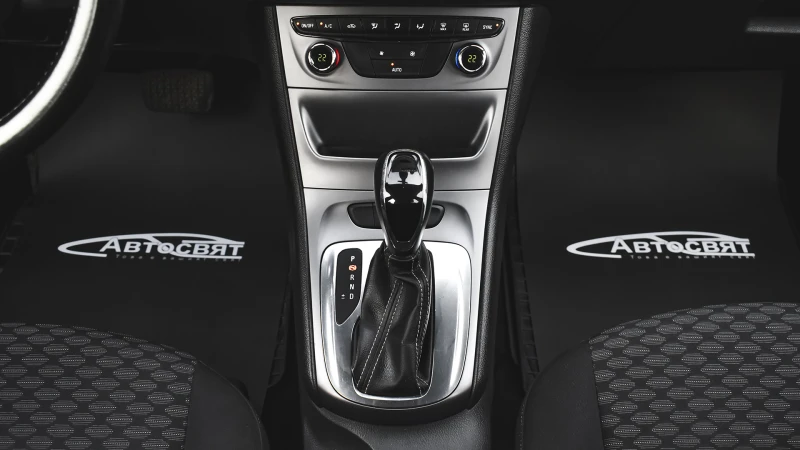 Opel Astra Sports Tourer 1.6 CDTi Bussines Premium Automatic, снимка 14 - Автомобили и джипове - 52076594