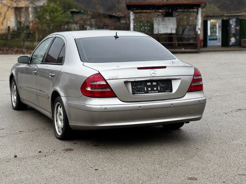Mercedes-Benz E 320, снимка 3 - Автомобили и джипове - 52514797
