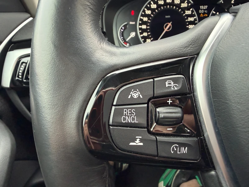 BMW 520 2.0d XDRIVE, снимка 8 - Автомобили и джипове - 53391446