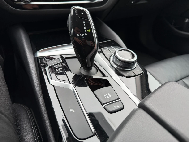 BMW 520 2.0d XDRIVE, снимка 11 - Автомобили и джипове - 53391446