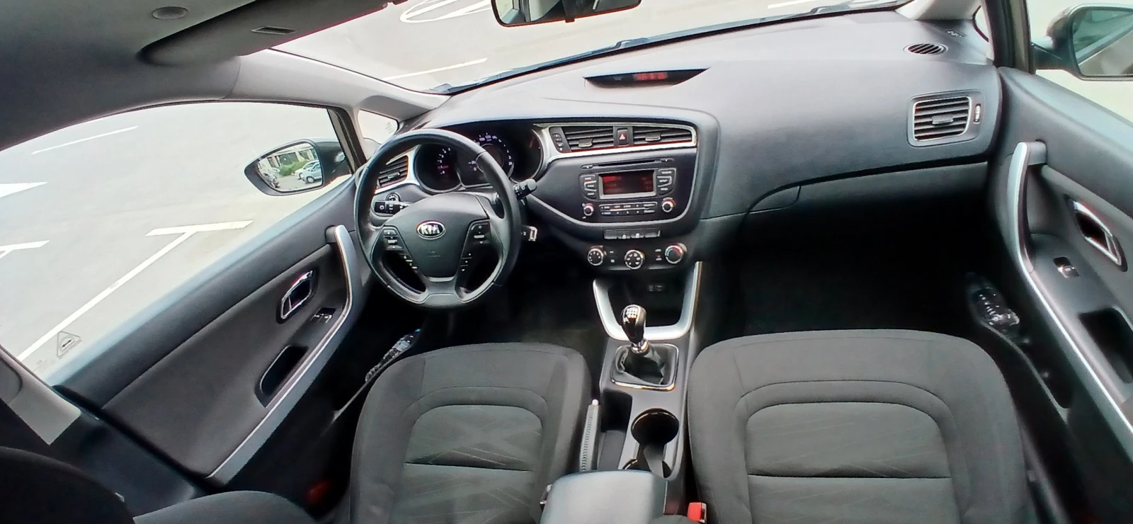 Kia Ceed CRDI, �������� 2025�., 136 �.�. | Mobile.bg � ����������� 12
