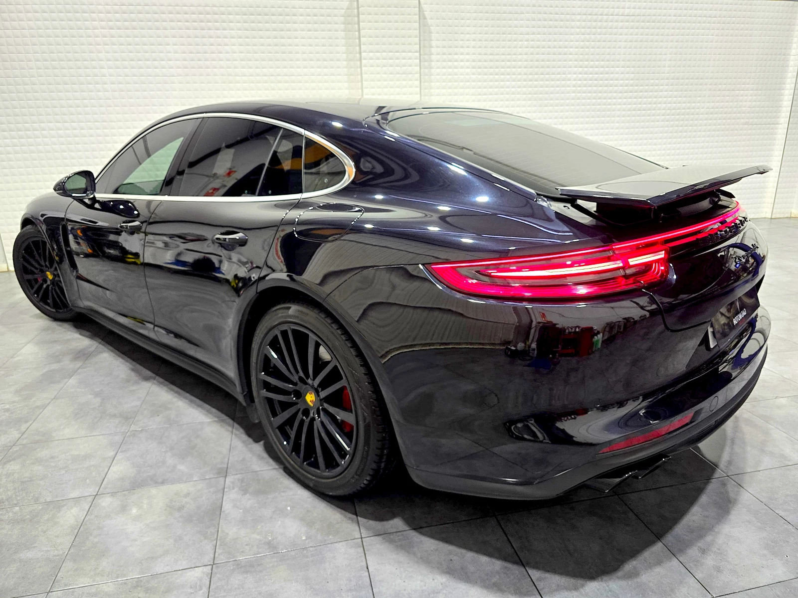Porsche Panamera 4s - изображение 4